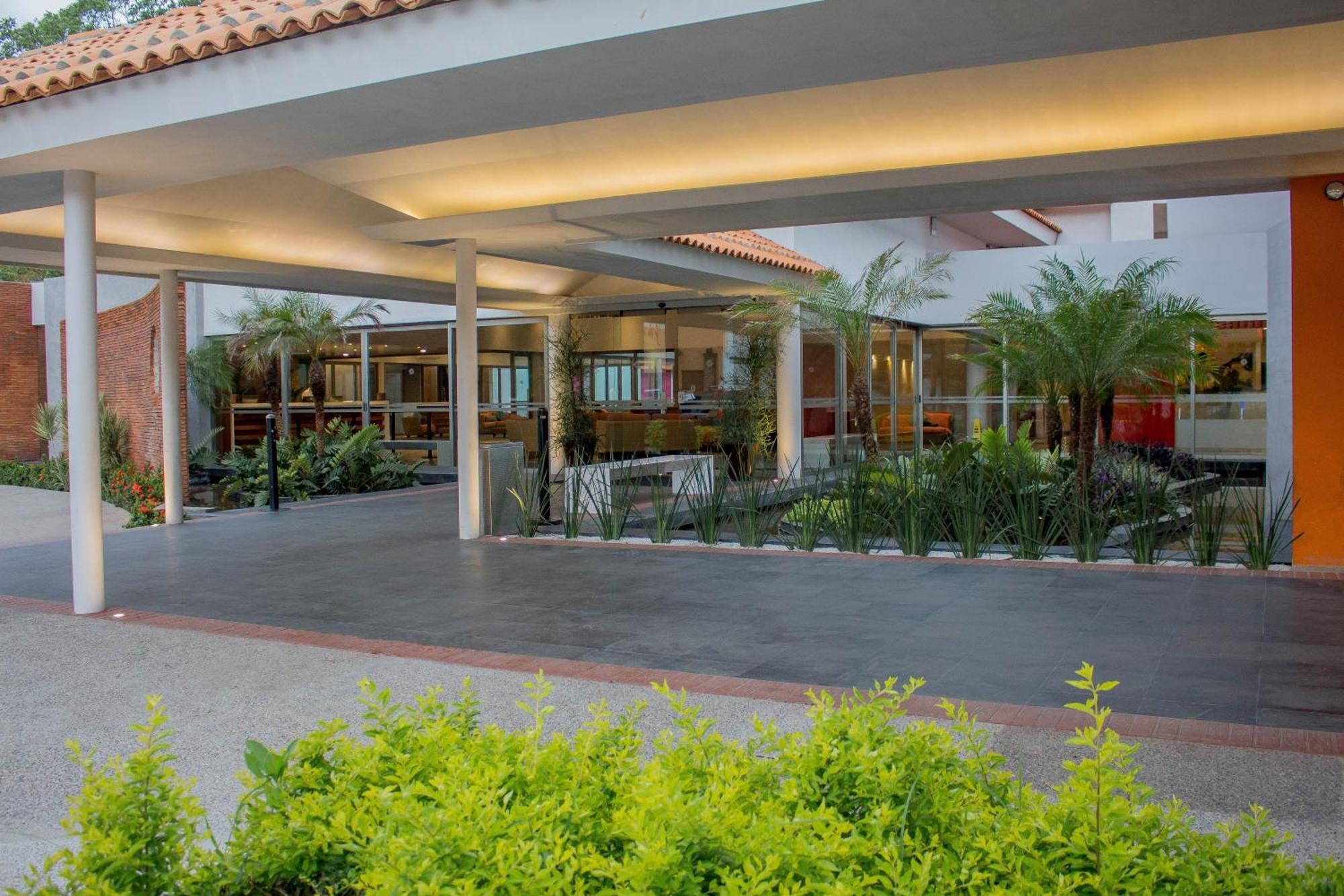 Plaza Pelicanos Club Beach Resort All Inclusive Puerto Vallarta Exterior photo