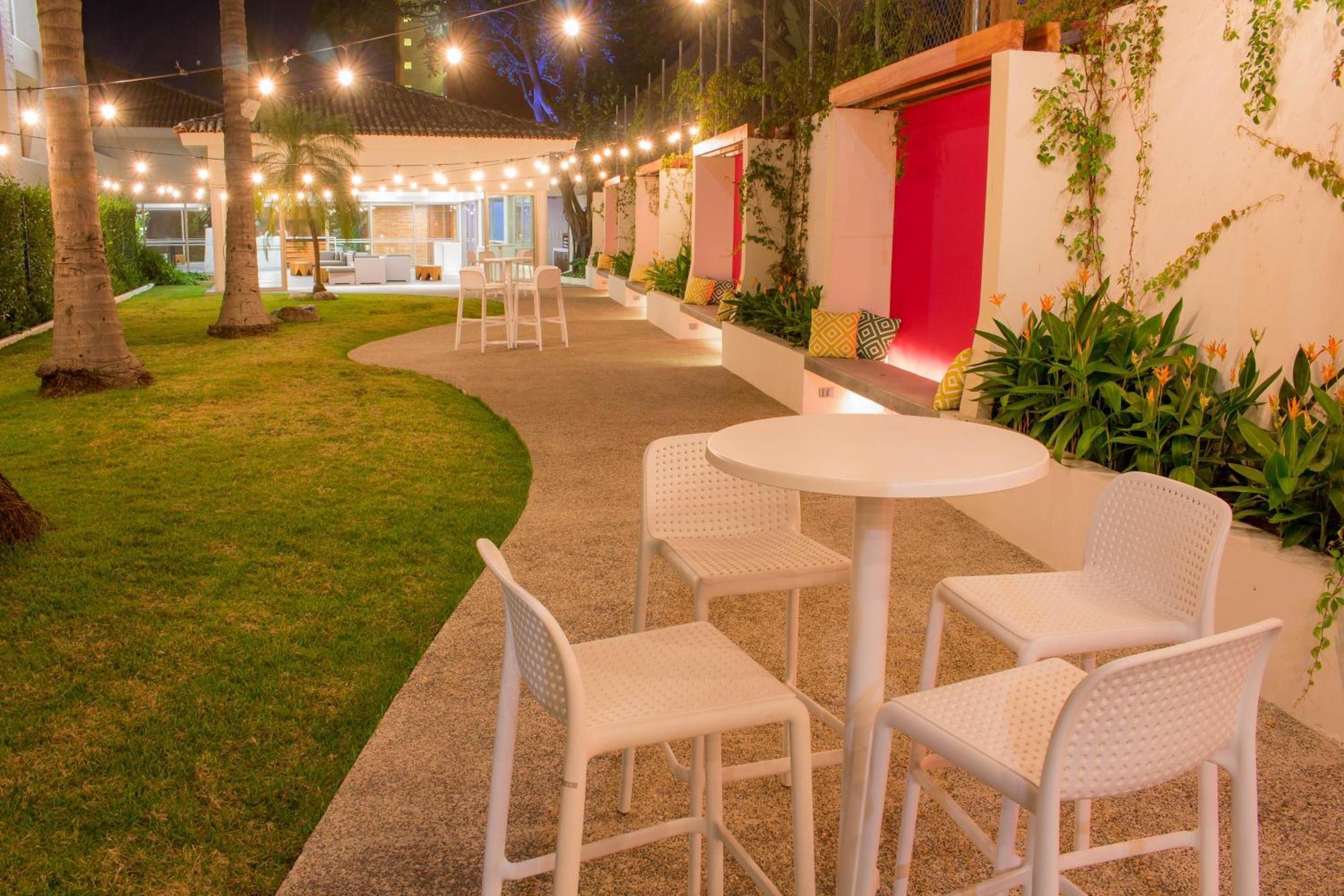 Plaza Pelicanos Club Beach Resort All Inclusive Puerto Vallarta Exterior photo