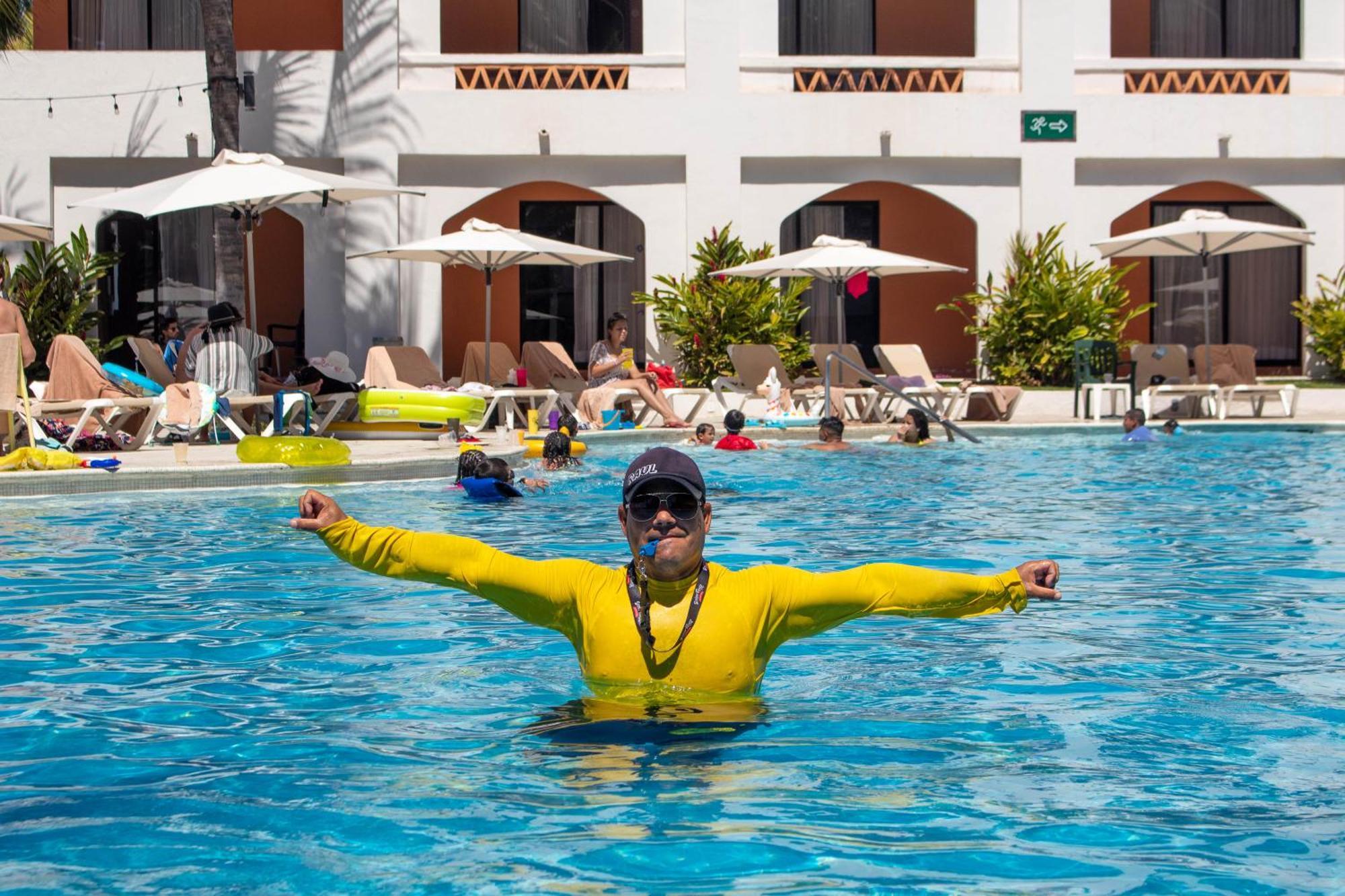 Plaza Pelicanos Club Beach Resort All Inclusive Puerto Vallarta Exterior photo